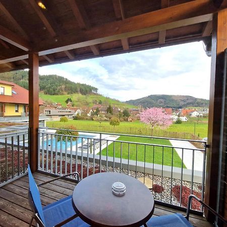 Mosers Blume Relax & Genuss Hotel Хаслах-им-Кинцигталь Экстерьер фото