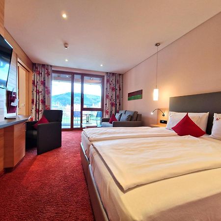 Mosers Blume Relax & Genuss Hotel Хаслах-им-Кинцигталь Экстерьер фото