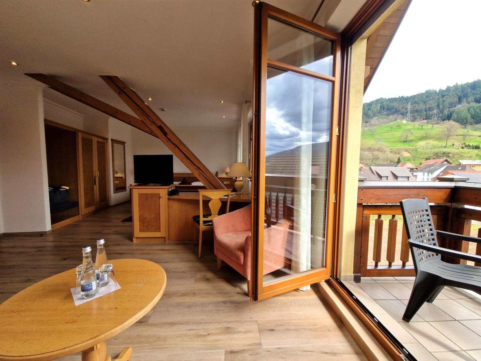 Mosers Blume Relax & Genuss Hotel Хаслах-им-Кинцигталь Экстерьер фото