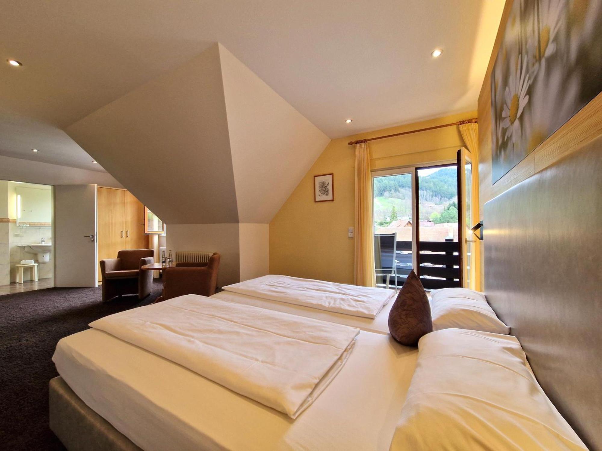 Mosers Blume Relax & Genuss Hotel Хаслах-им-Кинцигталь Экстерьер фото