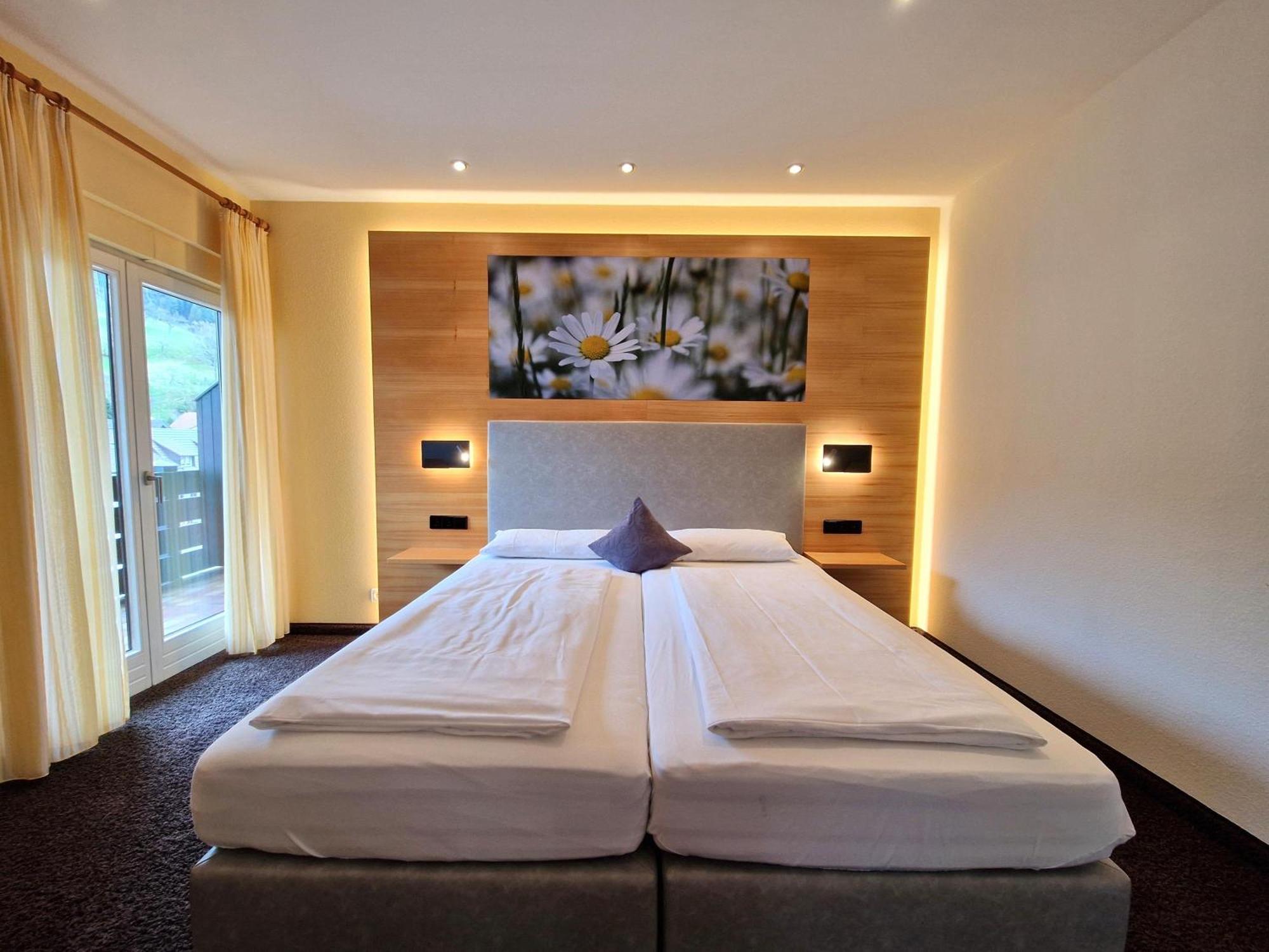 Mosers Blume Relax & Genuss Hotel Хаслах-им-Кинцигталь Экстерьер фото